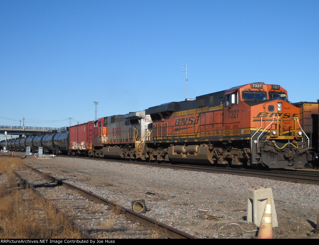 BNSF 7327 East